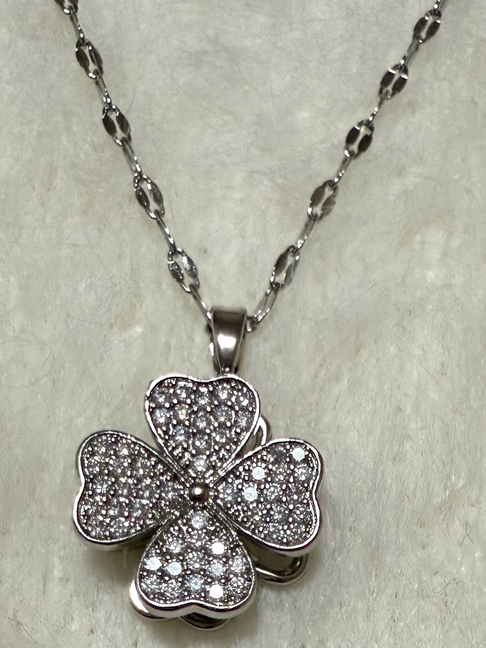 Four-Leaf Clover Pendant Necklace - Sparkling White Rhinestones Stainless Steel